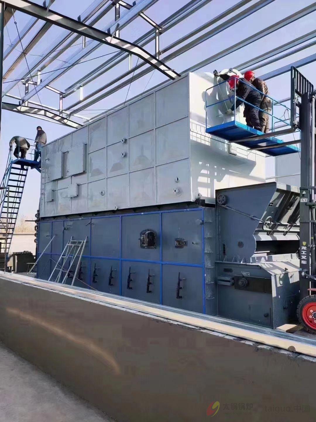 SZL双锅筒纵置式链条炉排生物质锅炉(图3) SZL生物质蒸汽锅炉2.jpg