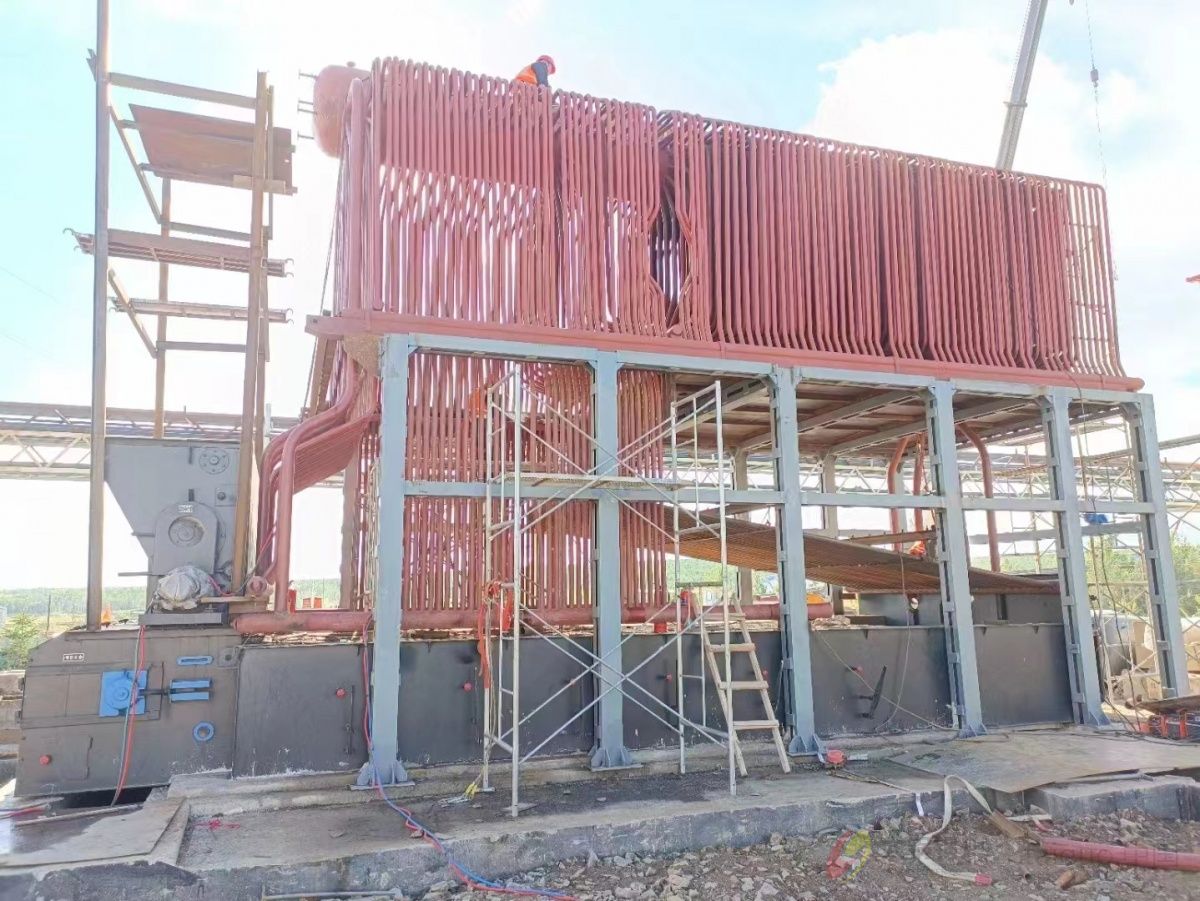 SZL双锅筒纵置式链条炉排生物质锅炉(图4) SZL双锅筒纵置式链条炉排生物质锅炉22.jpg