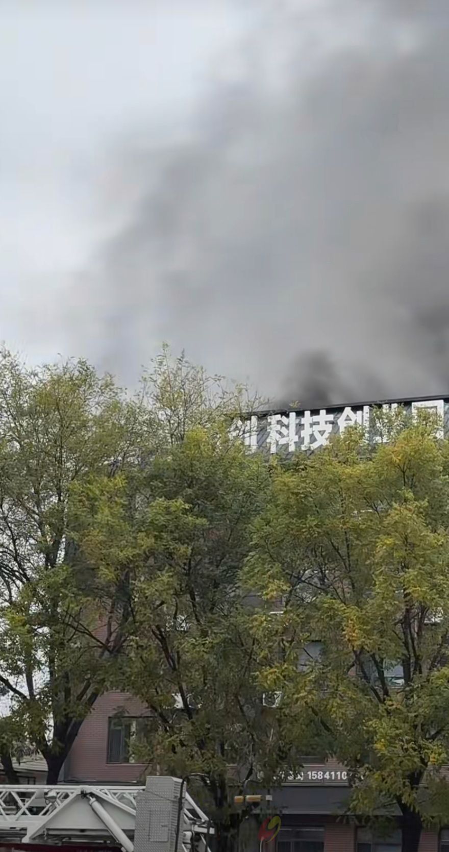 从大连锅炉房事故警醒：剖析屋顶火灾隐患与太锅锅炉的全方位安全之道