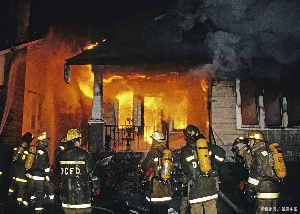 从大连锅炉房事故警醒:剖析屋顶火灾隐患与太锅锅炉的全方位安全之道(图1) 2024.11.13大连锅炉房火灾12.jpg