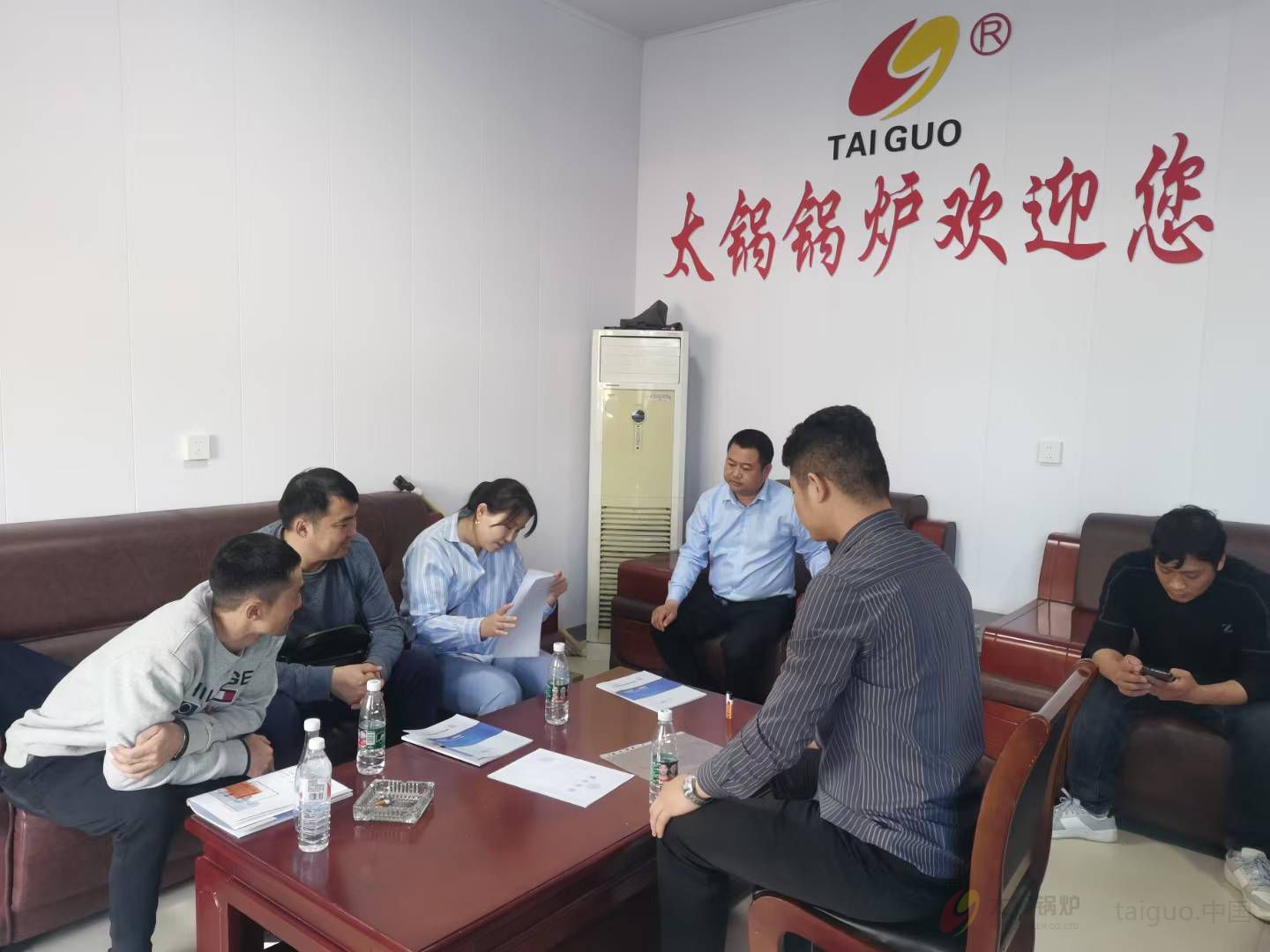 蒙古国客户来厂签订锅炉设备，并达成长期供货合作协